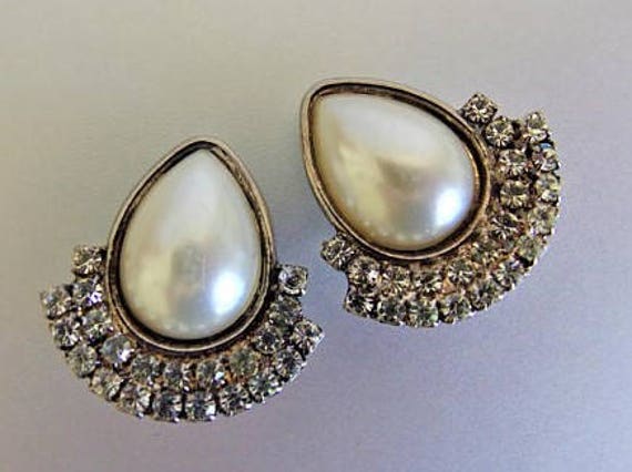 Vintage Designer Rhinestone Faux Pearl Teardrop E… - image 1