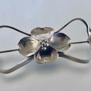 Vintage Sterling Silver Dogwood Floral Brooch