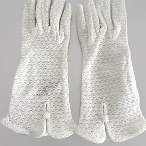 Vintage White Knit Ladies Gloves