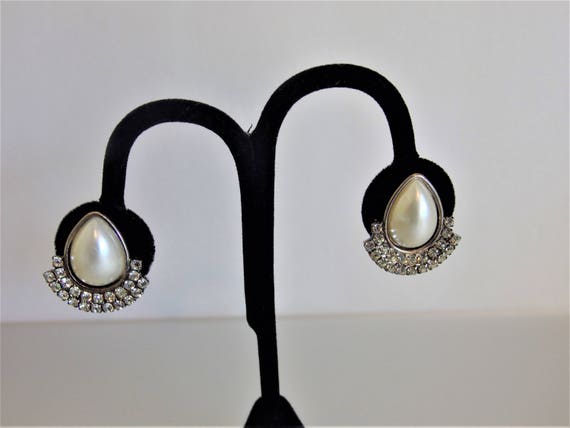 Vintage Designer Rhinestone Faux Pearl Teardrop E… - image 4