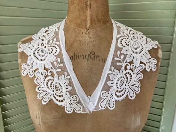 Vintage 1930's Creamy White Heavily Embroidered L… - image 10