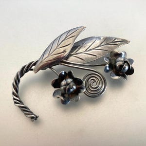 Vintage Handmade Sterling Silver Floral Brooch
