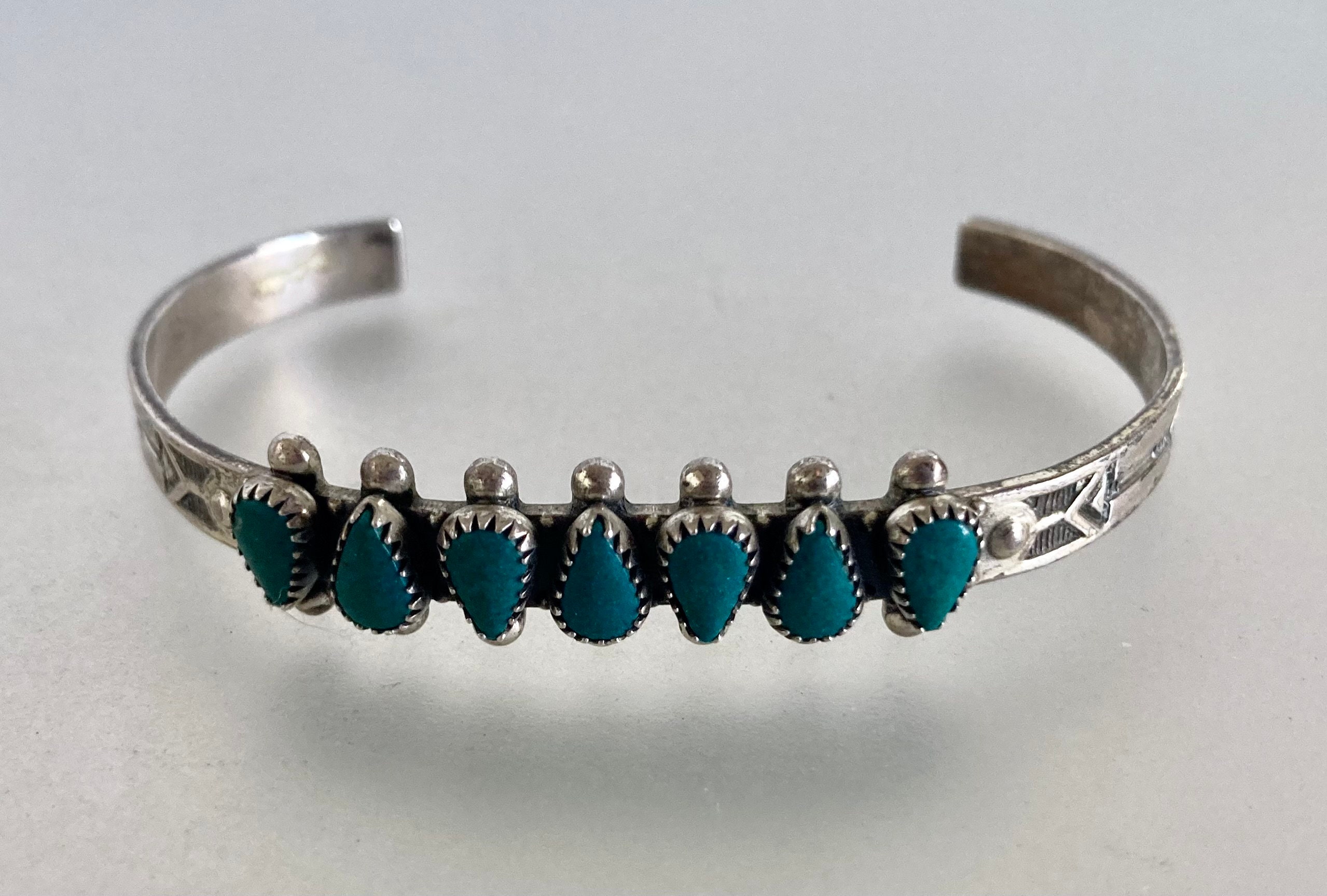 Snake Eyes Channel Zuni Native American Jewelry Silver Bracleet Snake Eyes Channel Zuni Native American Jewelry Silver Bracleet