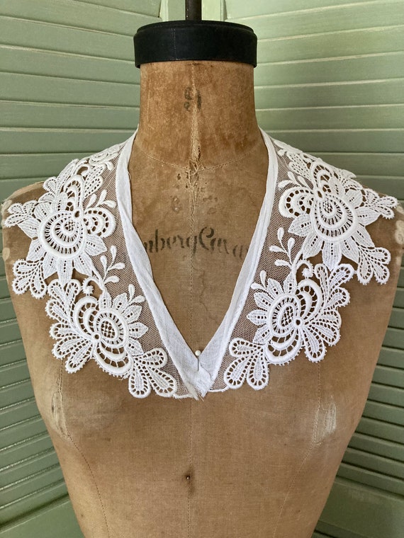 Vintage 1930's Creamy White Heavily Embroidered L… - image 1
