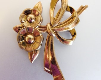 Vintage Gold Tone Stamped Brass Brooch