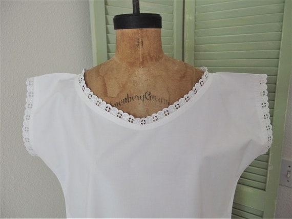 Vintage 1920s French White Cotton Ladies Night Gow