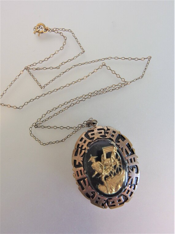 Vintage Asian Style Glass Pendant Necklace - image 8