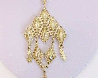 Pretty Vintage 1970's Gold Tone Pendant Necklace