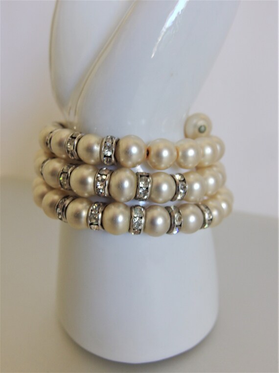 Vintage Faux Pearl and Rhinestone Wire Bracelet - image 9