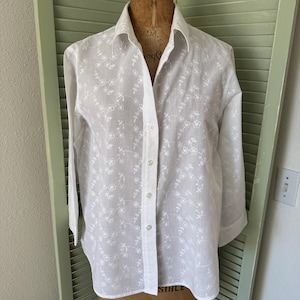 Vintage Embroidered White Cotton Ladies Shirt Size L
