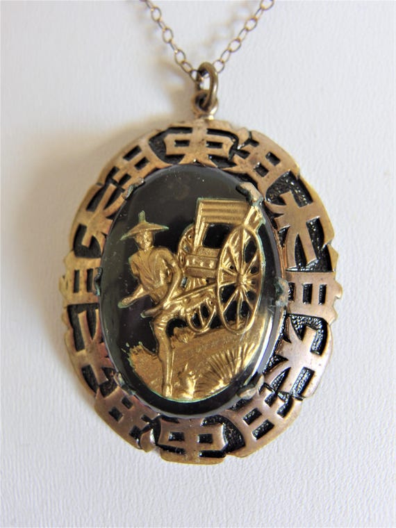 Vintage Asian Style Glass Pendant Necklace - image 9