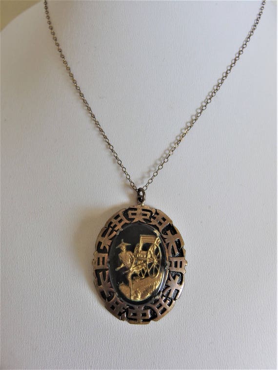 Vintage Asian Style Glass Pendant Necklace - image 5