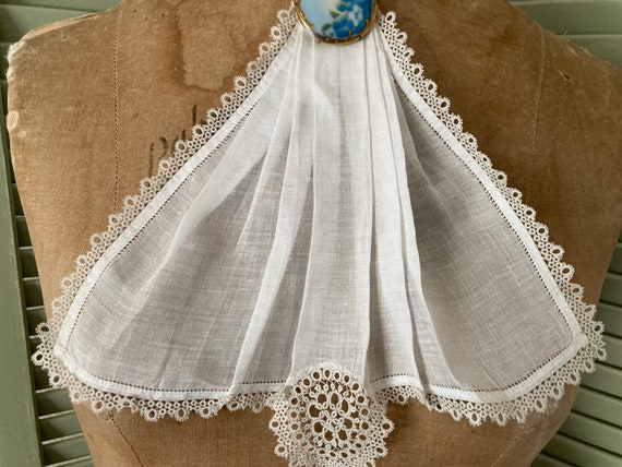 Vintage 1930's White Pleated Cotton Ladies Jabot - image 9