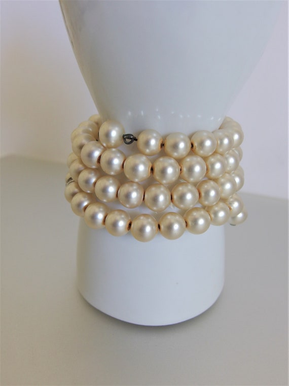 Vintage Faux Pearl and Rhinestone Wire Bracelet - image 4