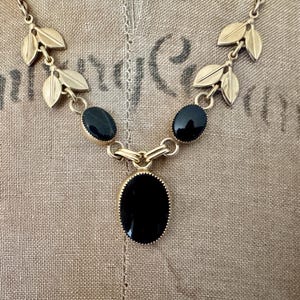 Vintage 12K GF zwarte onyx bladontwerpketting