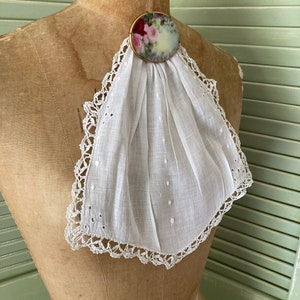 Vintage 1930&#39;s White Cotton Ladies Jabot