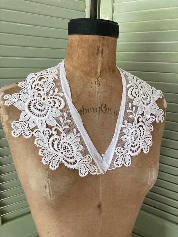 Vintage 1930's Creamy White Heavily Embroidered L… - image 8