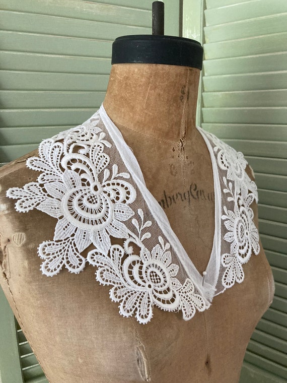 Vintage 1930's Creamy White Heavily Embroidered L… - image 7