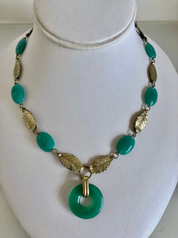 Vintage 1930's Art Deco Gold Leaf Link and Green … - image 9