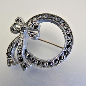 Vintage Marcasite Silver Circle Corona Spilla Pin