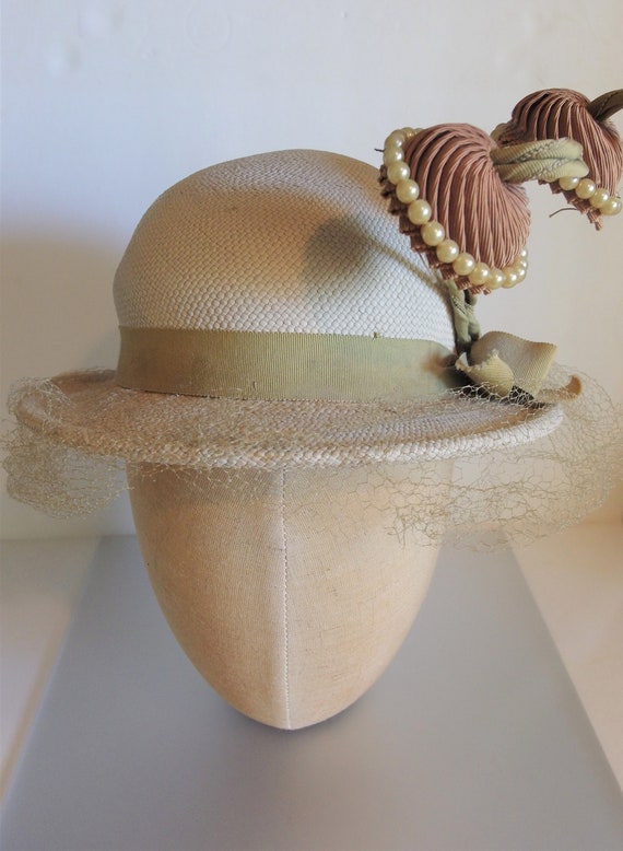 Vintage 1930's OOAK Ladies Straw Hat with Styiliz… - image 3