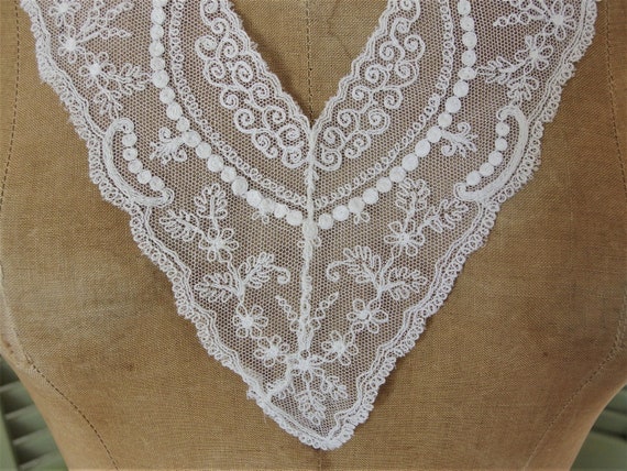 Vintage 1930's Delicate White Lace Dress Collar - image 6