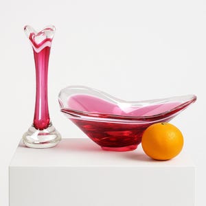 Glass vessel and Vase fuchsia by Paul Kedelv for Flygsfors, Sweden, 1960s, Mid century Modern, modernist, minimalist, scandinavian Design