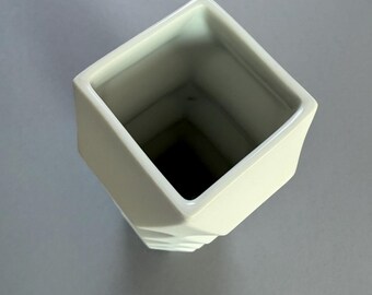 フッチェンロイター社製、白素焼き磁器花瓶、アルシェシリーズ