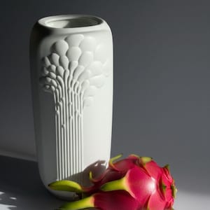 Vintage Porzellan Vase, Bisquitporzellan, Manfred Frey, AK KAISER, Deutschland, 1970er Jahre, Mid Century Modern MCM, Sammlerstück, Geschenk
