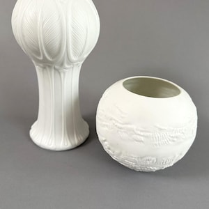 HUTSCHENREUTHER white bisque porcelain Vase, Achtziger Design, Vintage, 1970s, made in Germany, vintage retro interior home decor, collector