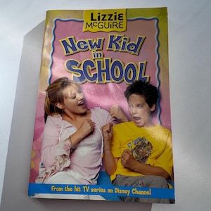 Lizzie McGuire New Kid in School - Y2K Books - Libro tascabile vintage del 2003 - GUC - Spedizione gratuita