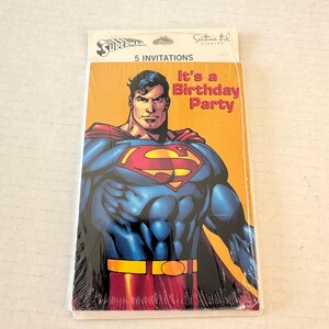 Zaproszenia z postaciami z kreskówek Retro Superman z lat 90. – idealne na przyjęcia urodzinowe, imprezy tematyczne i nostalgiczne uroczystości. To urodziny