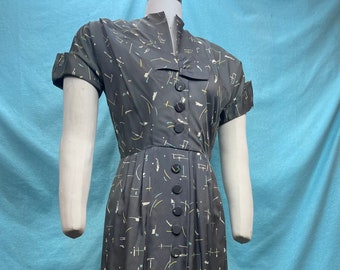 1950s W:27" Reich Vintage Mid century modern MCM atomic print button up dress pencil skirt winged cuff cocktail