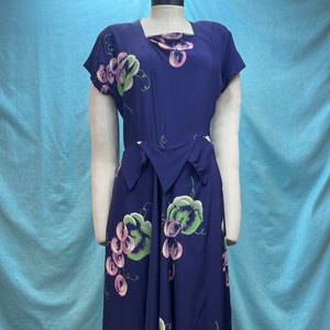 1940s W:26 Vintage 40s rayon navy blue ink hand painted artwork grapes vine bias cut peplum short sleeve shoulder pads fruit novelty print