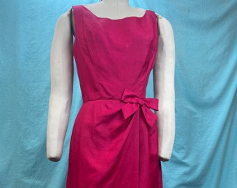 1950s W:26" R.H STEARNS CO little red dress Vintage 50s Mid century modern MCM raw silk side drape bow