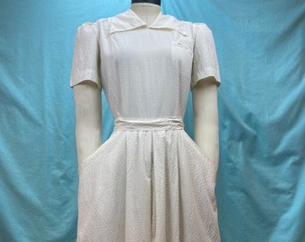 1940s/1950s W:28 Vintage 40s 50s off white nylon sheer seersucker shirtwaist dress short sleeve ties pocket