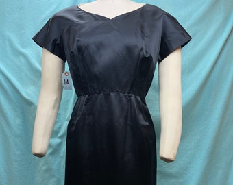 1950s/1960s W:34 Vintage designer little black dress silk taffeta satin short sleeve pencil skirt VLV VOLUP cocktail dress