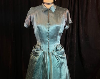 1940s/1950s W:27 JONATHAN LOGAN Aqua green satin rayon dress pockets gathered skirt