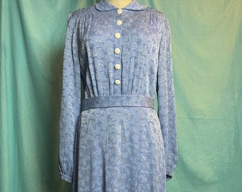 1940s W:32" Periwinkle blue jacquard floral embossed long sleeve Peter Pan collar