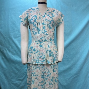 1940s W:28 Vintage 40s rayon chiffon mushroom floral novelty print on aqua white pink peplum Short sleeve