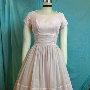 1950s/1960s W:25” Pale Blush Baby Pink Scoop Dress Fit and Flare  Vintage prom, cocktail dress