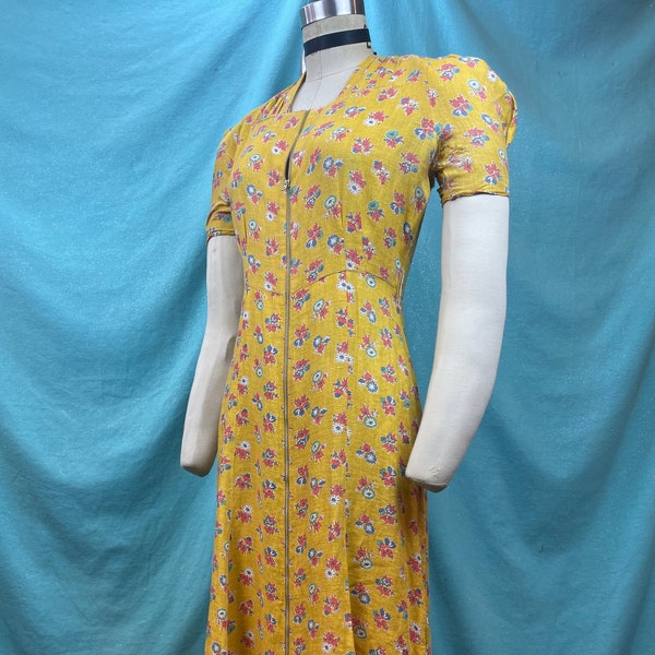 1930s W:27 vintage 30s dress feedsack mustard yellow ditsy flower linen bell zipper short sleeve