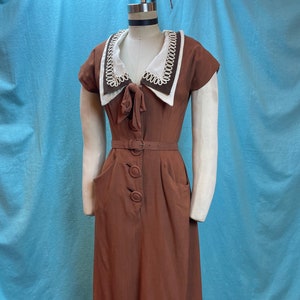 1940’s/1950’s W:28 Mademoiselle Juliette Rayon linen collar pockets A-line skirt chocolate brown belt bild 1