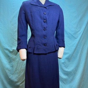 1950s W:26” Glenhaven Vintage 50s 2PC ink navy linen rayon suit set jacket pencil skirt decorative buttons tailored