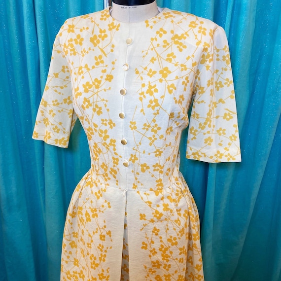 1950s/1960s W:30 mustard yellow white floral crepe