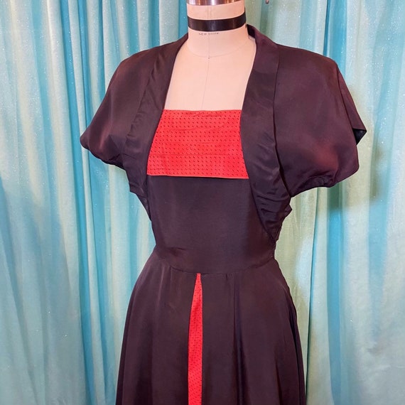 1940s/1950s W:24 Black Rayon Fille Red Silkscreen Swiss Dot Acetate  Contrast Short Sleeve Square Neckline Open Front Fit and Flare Dress - Etsy