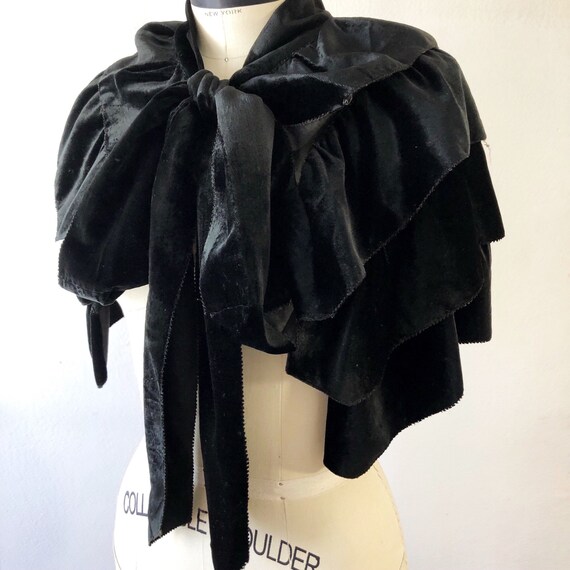 1920s/1930s black silk velvet crepe chiffon pussy