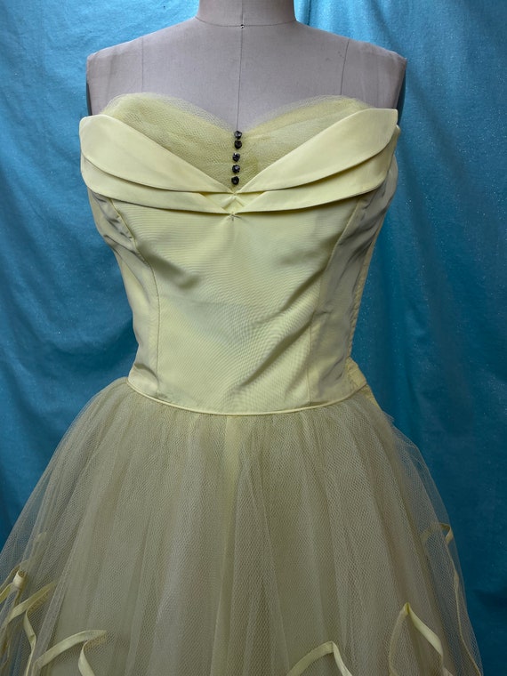 1950s W:24 Vintage prom 2 piece mellow yellow pro… - image 10