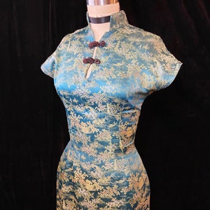 1940s/1950s W:22 BARNETT aqua chartreuse mauve tan Asian brocade short sleeve mandarin collar keyhole neckline pencil wiggle cheongsam dress