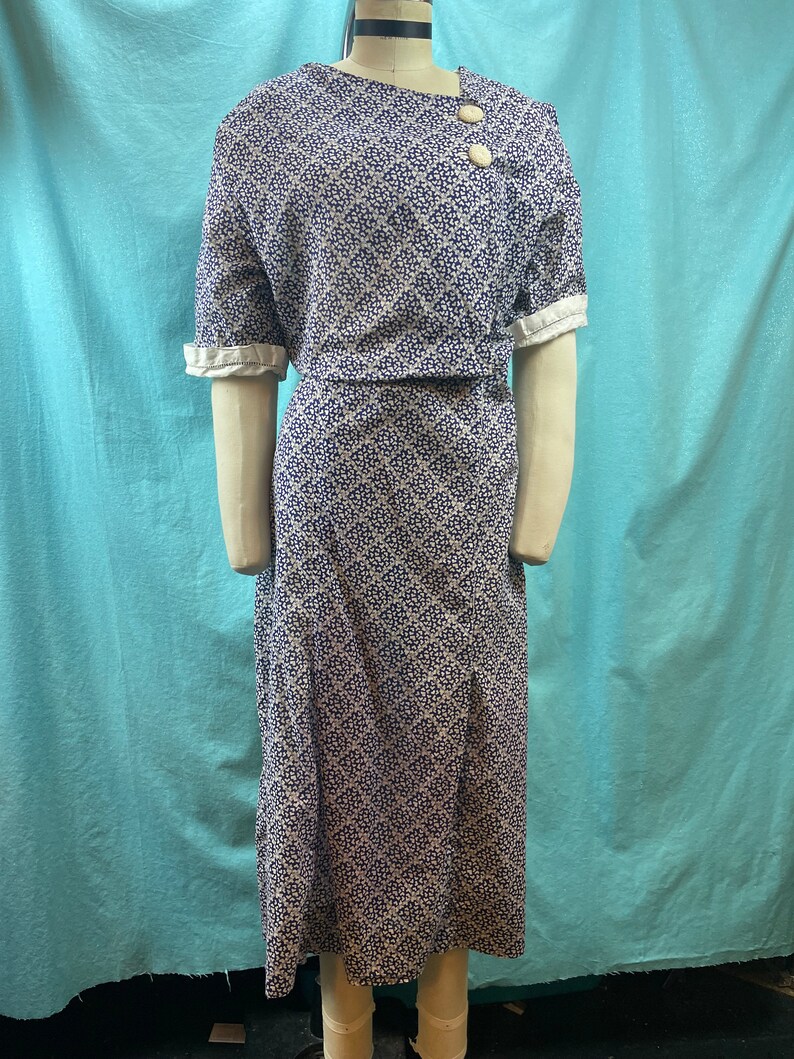 1930s W:44 LAiglon Art Deco Dress Boxy Straight fit Cotton Voile Bib Volup image 4